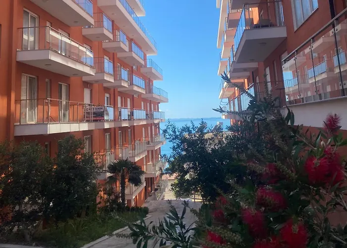 Bluewaveapartments 2 *